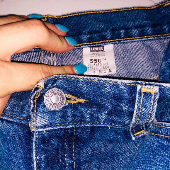 ❤️SOLD❤️ High Rise Levi cutoffs - Picture 5 of 5